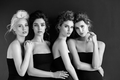 Deco Models Inc