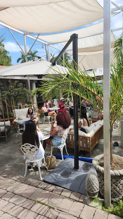Cafe Paris Garden