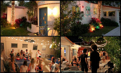 Bikini Hostel, Cafe & Beer Garden